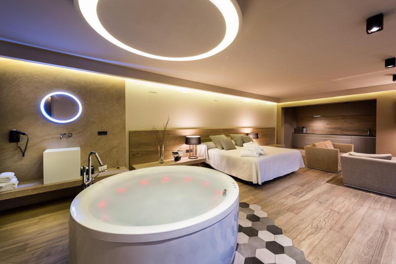 Suites Finca Los Olivos 알칼라 델 후카르 외부 사진
